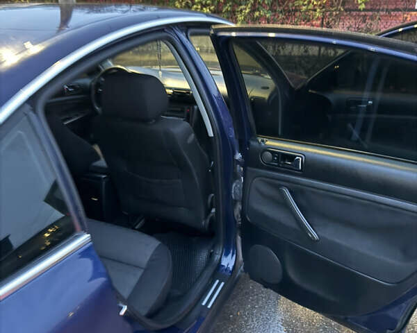 Синий Фольксваген Пассат, объемом двигателя 1.98 л и пробегом 300 тыс. км за 4800 $, фото 6 на Automoto.ua