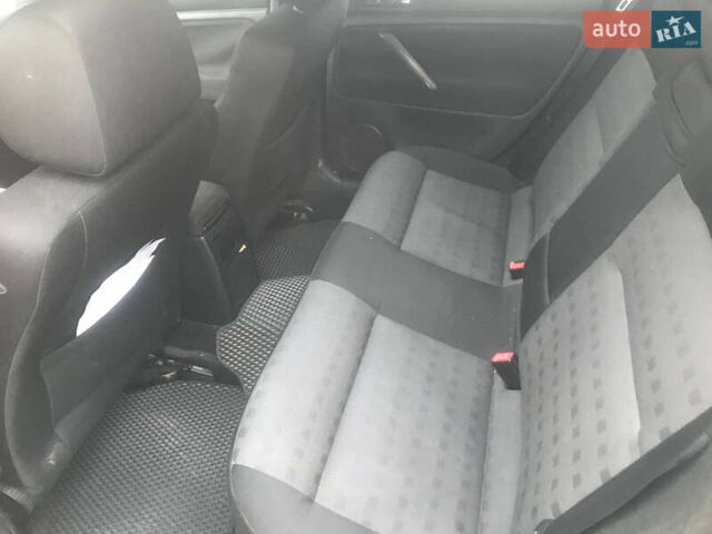 Синий Фольксваген Пассат, объемом двигателя 2 л и пробегом 300 тыс. км за 4800 $, фото 6 на Automoto.ua