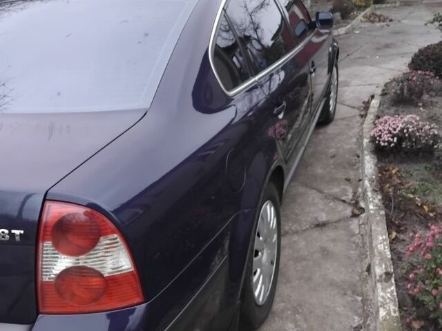 Синий Фольксваген Пассат, объемом двигателя 1.8 л и пробегом 311 тыс. км за 4500 $, фото 1 на Automoto.ua