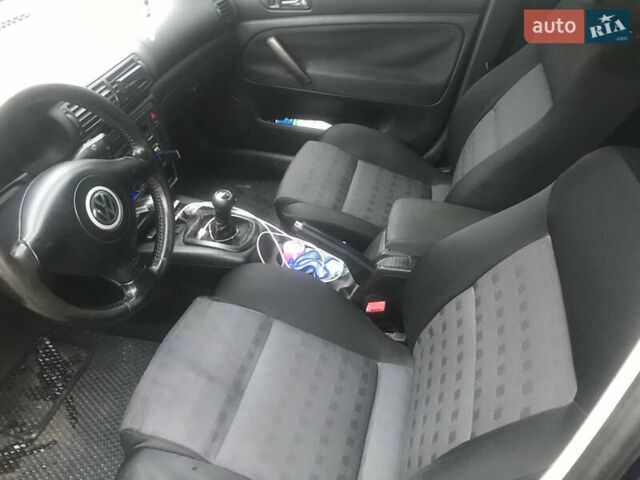 Синий Фольксваген Пассат, объемом двигателя 2 л и пробегом 300 тыс. км за 4800 $, фото 7 на Automoto.ua