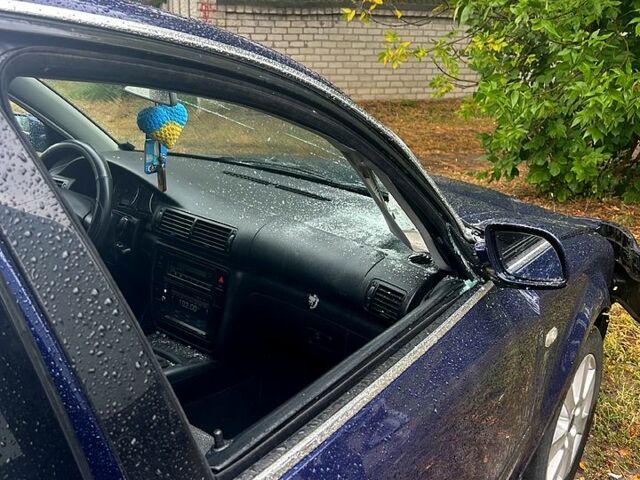 Синий Фольксваген Пассат, объемом двигателя 1.6 л и пробегом 0 тыс. км за 2500 $, фото 2 на Automoto.ua