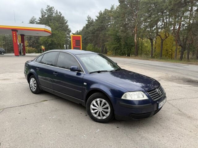 Синий Фольксваген Пассат, объемом двигателя 1.6 л и пробегом 386 тыс. км за 4500 $, фото 1 на Automoto.ua