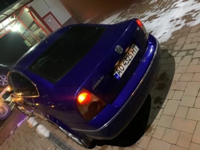 Синій Фольксваген Пассат, об'ємом двигуна 1.8 л та пробігом 330 тис. км за 3200 $, фото 4 на Automoto.ua