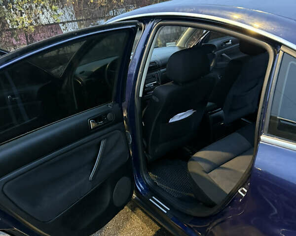 Синий Фольксваген Пассат, объемом двигателя 1.98 л и пробегом 300 тыс. км за 4800 $, фото 18 на Automoto.ua