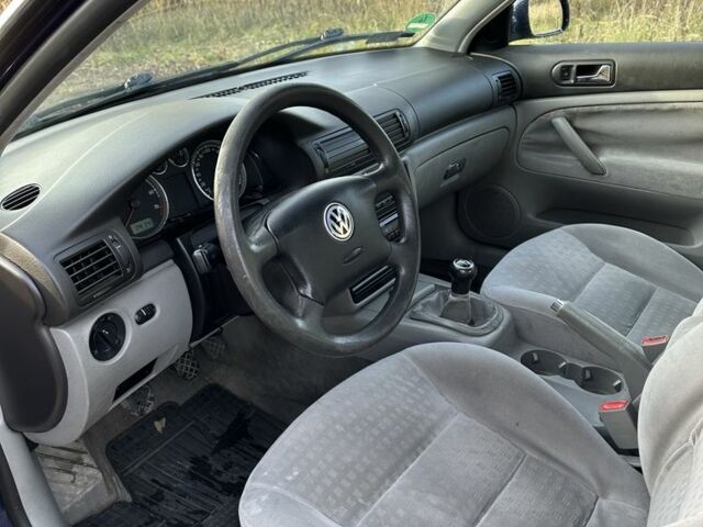 Синій Фольксваген Пассат, об'ємом двигуна 0 л та пробігом 270 тис. км за 2499 $, фото 6 на Automoto.ua