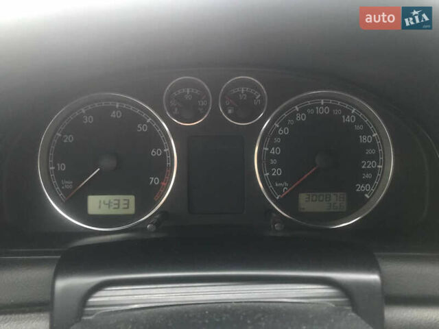 Синий Фольксваген Пассат, объемом двигателя 2 л и пробегом 300 тыс. км за 4800 $, фото 5 на Automoto.ua