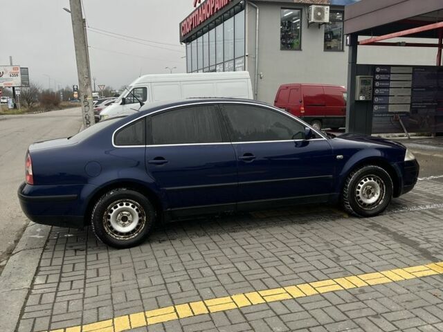 Синий Фольксваген Пассат, объемом двигателя 1.6 л и пробегом 350 тыс. км за 2200 $, фото 4 на Automoto.ua