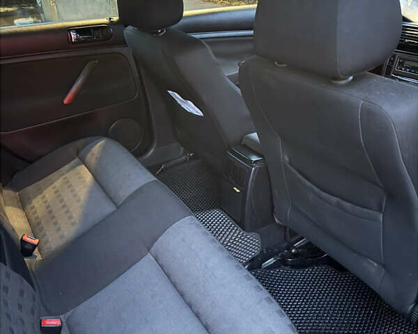 Синий Фольксваген Пассат, объемом двигателя 1.98 л и пробегом 300 тыс. км за 4800 $, фото 7 на Automoto.ua