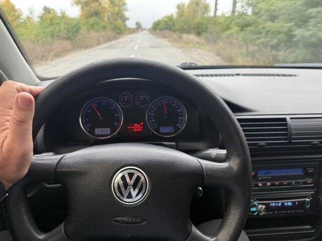 Синий Фольксваген Пассат, объемом двигателя 1.6 л и пробегом 386 тыс. км за 4500 $, фото 5 на Automoto.ua