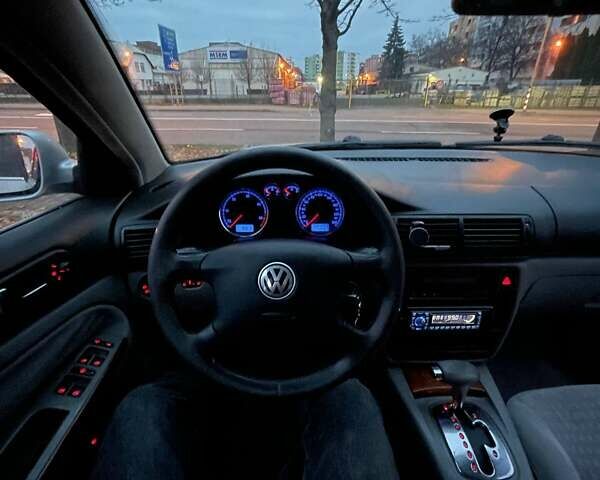 Синий Фольксваген Пассат, объемом двигателя 1.9 л и пробегом 294 тыс. км за 4700 $, фото 1 на Automoto.ua