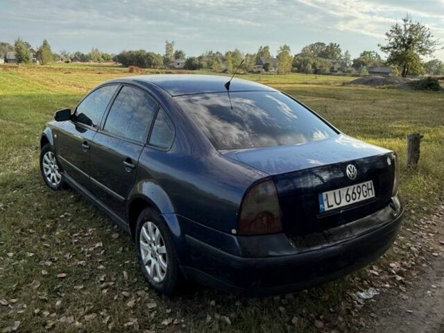 Синий Фольксваген Пассат, объемом двигателя 1.9 л и пробегом 350 тыс. км за 1900 $, фото 2 на Automoto.ua