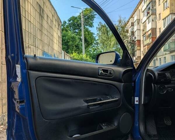 Синий Фольксваген Пассат, объемом двигателя 1.6 л и пробегом 280 тыс. км за 4550 $, фото 16 на Automoto.ua