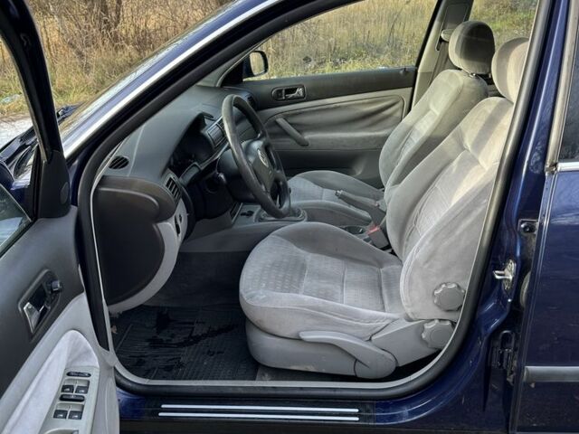 Синій Фольксваген Пассат, об'ємом двигуна 0 л та пробігом 270 тис. км за 2499 $, фото 5 на Automoto.ua