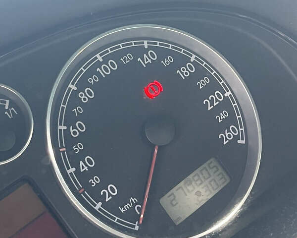 Синий Фольксваген Пассат, объемом двигателя 2.5 л и пробегом 270 тыс. км за 4200 $, фото 12 на Automoto.ua