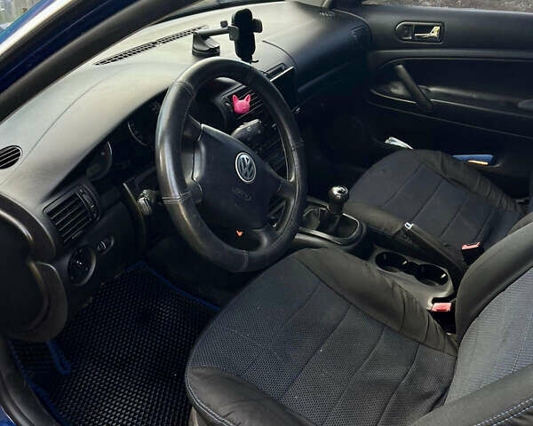 Синий Фольксваген Пассат, объемом двигателя 1.6 л и пробегом 241 тыс. км за 5000 $, фото 3 на Automoto.ua