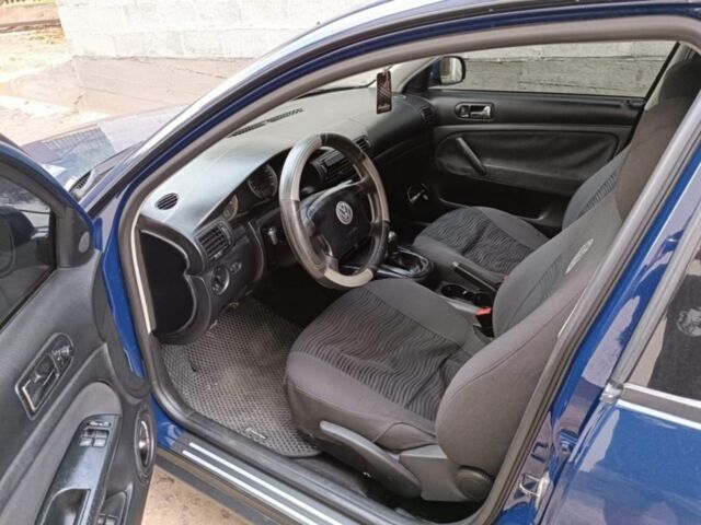 Синій Фольксваген Пассат, об'ємом двигуна 2 л та пробігом 280 тис. км за 4000 $, фото 11 на Automoto.ua