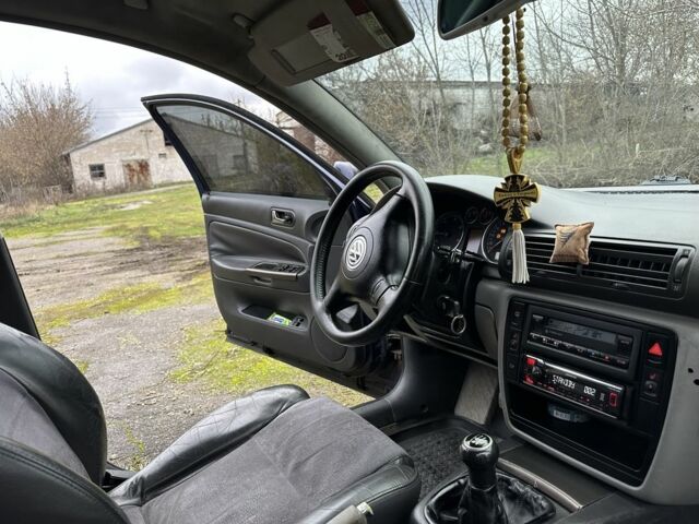 Синий Фольксваген Пассат, объемом двигателя 1.9 л и пробегом 430 тыс. км за 3000 $, фото 7 на Automoto.ua