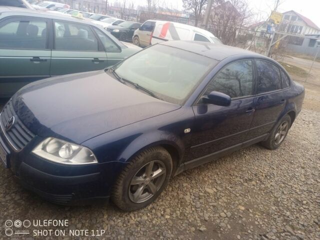 Синий Фольксваген Пассат, объемом двигателя 1.4 л и пробегом 300 тыс. км за 2200 $, фото 1 на Automoto.ua