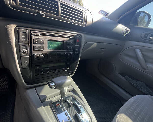 Синий Фольксваген Пассат, объемом двигателя 2.5 л и пробегом 270 тыс. км за 4200 $, фото 13 на Automoto.ua