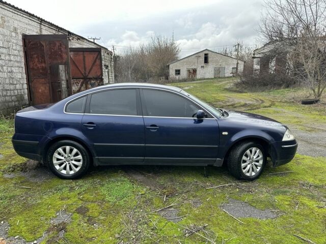 Синий Фольксваген Пассат, объемом двигателя 1.9 л и пробегом 430 тыс. км за 3000 $, фото 1 на Automoto.ua