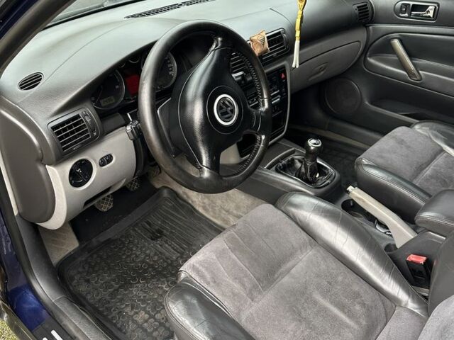 Синий Фольксваген Пассат, объемом двигателя 1.9 л и пробегом 430 тыс. км за 3000 $, фото 3 на Automoto.ua