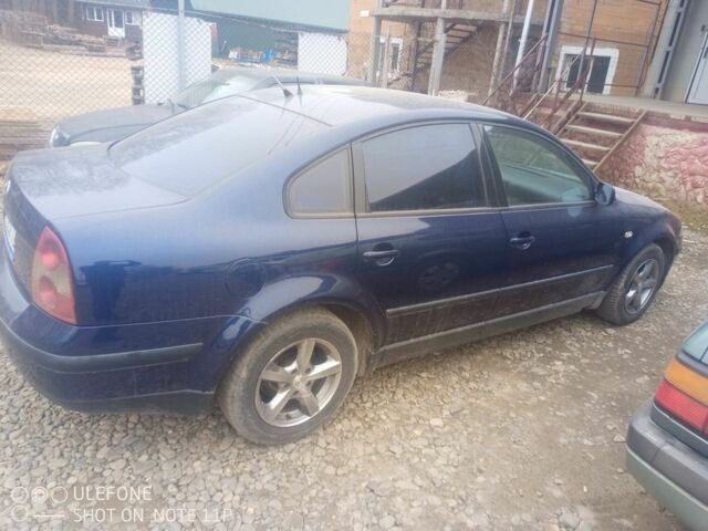 Синий Фольксваген Пассат, объемом двигателя 1.4 л и пробегом 300 тыс. км за 2200 $, фото 2 на Automoto.ua