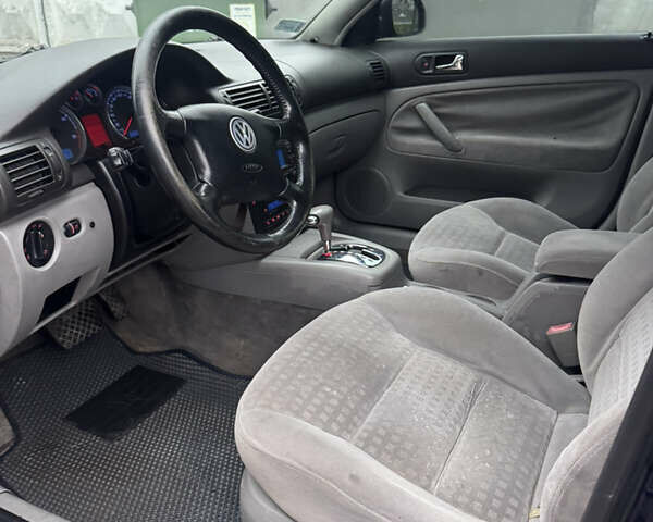 Синий Фольксваген Пассат, объемом двигателя 2.5 л и пробегом 273 тыс. км за 3000 $, фото 12 на Automoto.ua