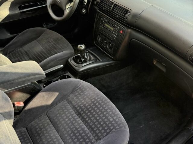 Синий Фольксваген Пассат, объемом двигателя 0 л и пробегом 300 тыс. км за 2700 $, фото 9 на Automoto.ua