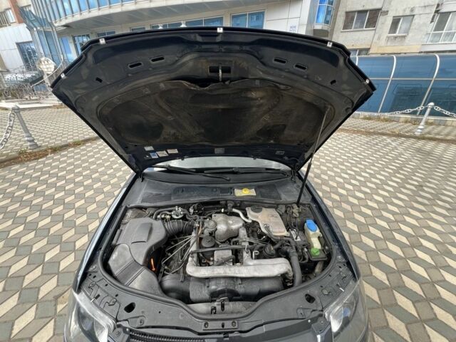 Синий Фольксваген Пассат, объемом двигателя 2.5 л и пробегом 340 тыс. км за 5600 $, фото 3 на Automoto.ua