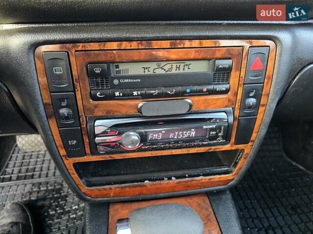 Синий Фольксваген Пассат, объемом двигателя 1.9 л и пробегом 375 тыс. км за 4200 $, фото 21 на Automoto.ua