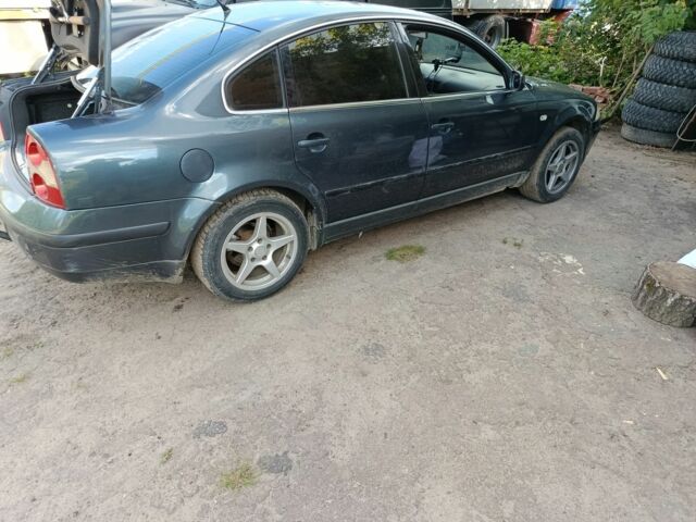 Синий Фольксваген Пассат, объемом двигателя 1 л и пробегом 352 тыс. км за 2800 $, фото 2 на Automoto.ua