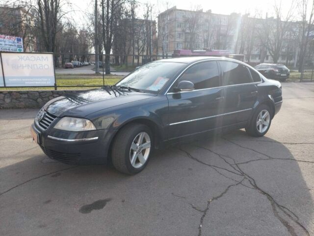 Синій Фольксваген Пассат, об'ємом двигуна 2 л та пробігом 240 тис. км за 4200 $, фото 4 на Automoto.ua