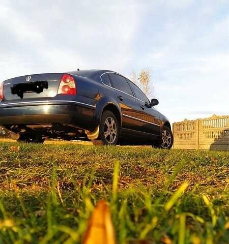 Синий Фольксваген Пассат, объемом двигателя 1.8 л и пробегом 390 тыс. км за 4350 $, фото 1 на Automoto.ua