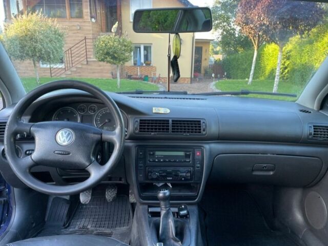 Синий Фольксваген Пассат, объемом двигателя 1.9 л и пробегом 320 тыс. км за 1500 $, фото 5 на Automoto.ua