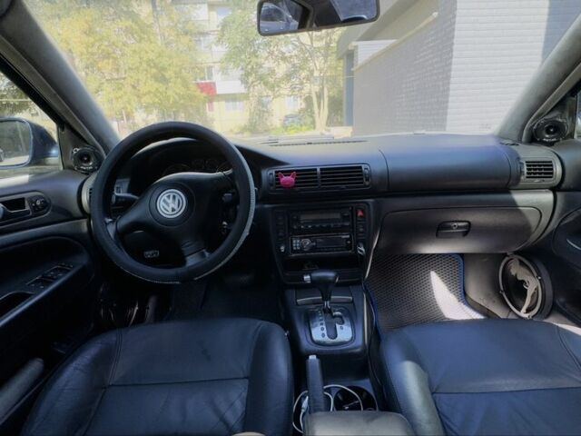 Синий Фольксваген Пассат, объемом двигателя 2.8 л и пробегом 243 тыс. км за 5500 $, фото 6 на Automoto.ua