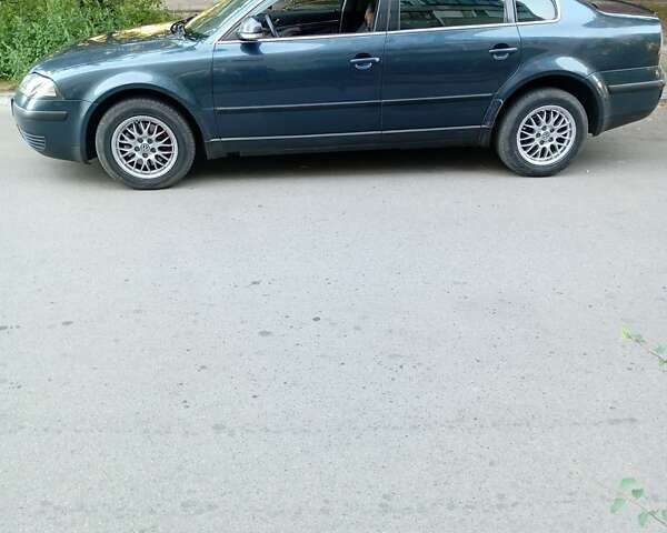 Синий Фольксваген Пассат, объемом двигателя 1.9 л и пробегом 337 тыс. км за 5600 $, фото 2 на Automoto.ua