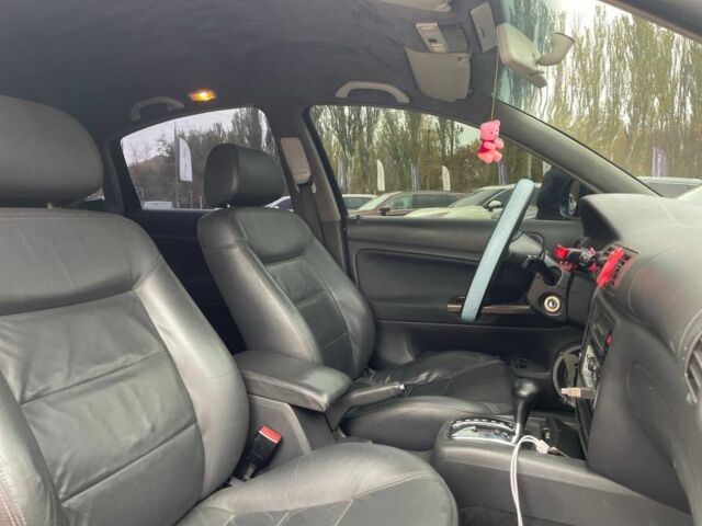 Синий Фольксваген Пассат, объемом двигателя 2.8 л и пробегом 244 тыс. км за 5400 $, фото 8 на Automoto.ua