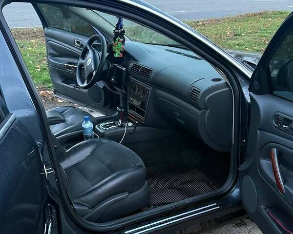 Синий Фольксваген Пассат, объемом двигателя 1.78 л и пробегом 290 тыс. км за 4300 $, фото 23 на Automoto.ua