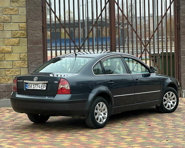 Синий Фольксваген Пассат, объемом двигателя 1.9 л и пробегом 226 тыс. км за 3950 $, фото 5 на Automoto.ua