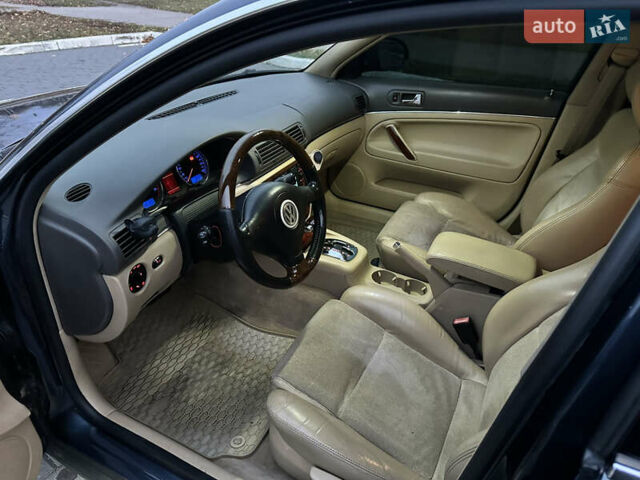 Синій Фольксваген Пассат, об'ємом двигуна 2.5 л та пробігом 294 тис. км за 7000 $, фото 9 на Automoto.ua