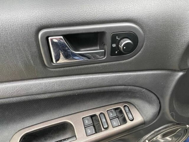 Синий Фольксваген Пассат, объемом двигателя 2.8 л и пробегом 244 тыс. км за 5400 $, фото 13 на Automoto.ua