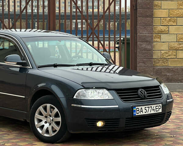 Синий Фольксваген Пассат, объемом двигателя 1.9 л и пробегом 226 тыс. км за 3950 $, фото 2 на Automoto.ua