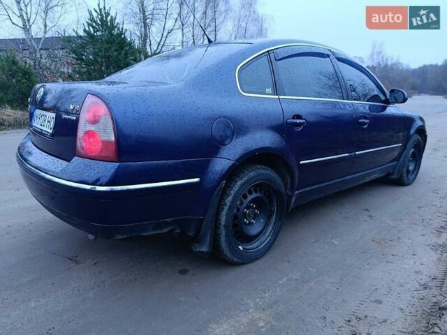 Синий Фольксваген Пассат, объемом двигателя 2.39 л и пробегом 305 тыс. км за 4550 $, фото 8 на Automoto.ua