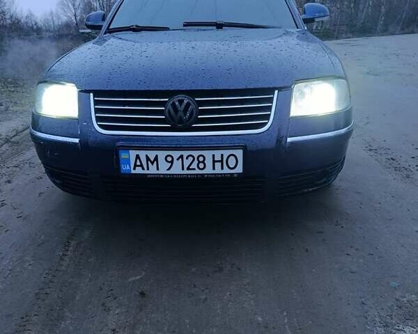 Синий Фольксваген Пассат, объемом двигателя 2.39 л и пробегом 305 тыс. км за 4550 $, фото 1 на Automoto.ua
