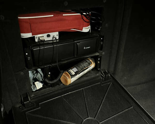 Синій Фольксваген Пассат, об'ємом двигуна 2.5 л та пробігом 294 тис. км за 7000 $, фото 28 на Automoto.ua