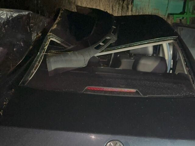 Синий Фольксваген Пассат, объемом двигателя 1.8 л и пробегом 260 тыс. км за 2300 $, фото 2 на Automoto.ua