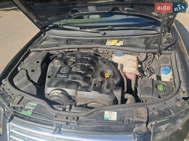 Синий Фольксваген Пассат, объемом двигателя 1.9 л и пробегом 337 тыс. км за 5600 $, фото 6 на Automoto.ua