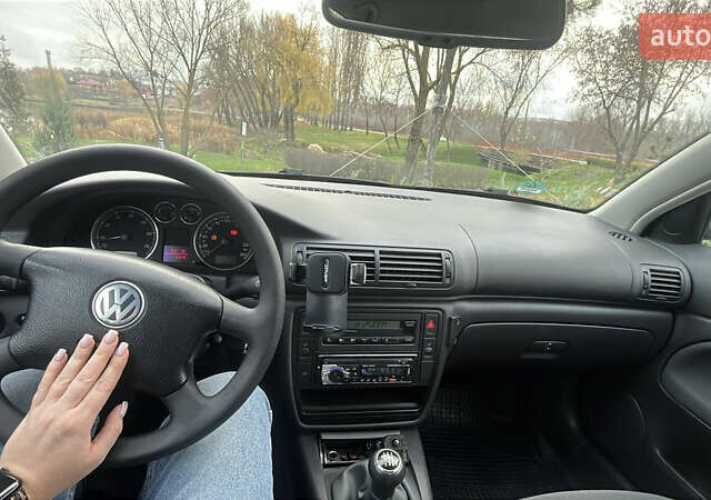 Синій Фольксваген Пассат, об'ємом двигуна 1.6 л та пробігом 161 тис. км за 6000 $, фото 2 на Automoto.ua