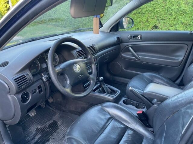 Синий Фольксваген Пассат, объемом двигателя 1.9 л и пробегом 320 тыс. км за 1500 $, фото 4 на Automoto.ua