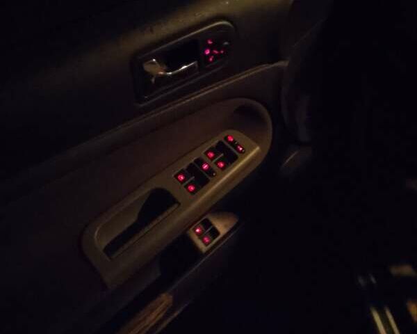 Синій Фольксваген Пассат, об'ємом двигуна 1.9 л та пробігом 322 тис. км за 1999 $, фото 6 на Automoto.ua